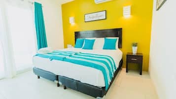 Junior Studio Suite, 1 King Bed, City View