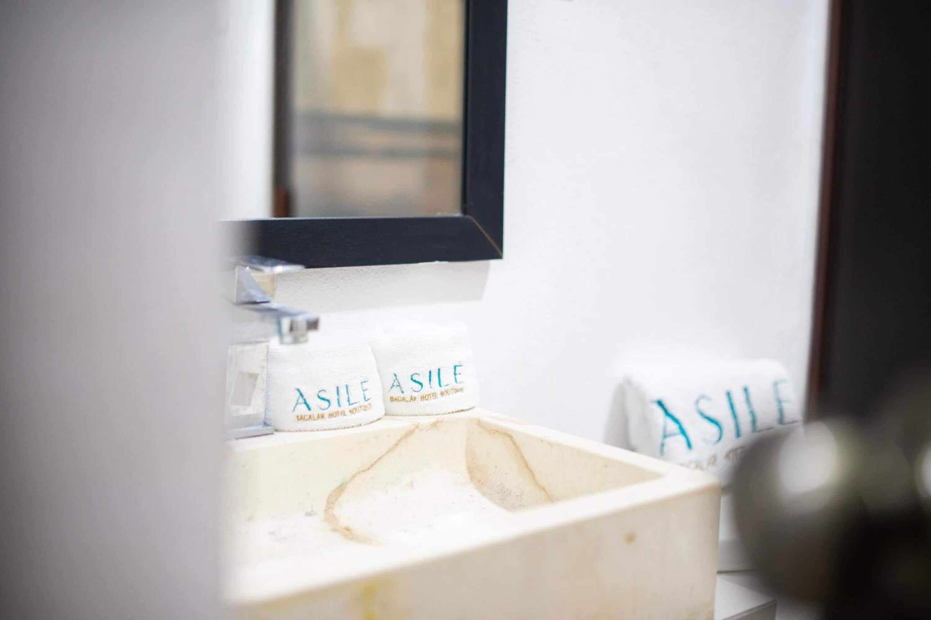 deluxe apartment, multiple beds, kitchen | bathroom | shower, hair dryer, towels