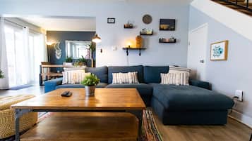 Smart TV, chimenea y estéreo