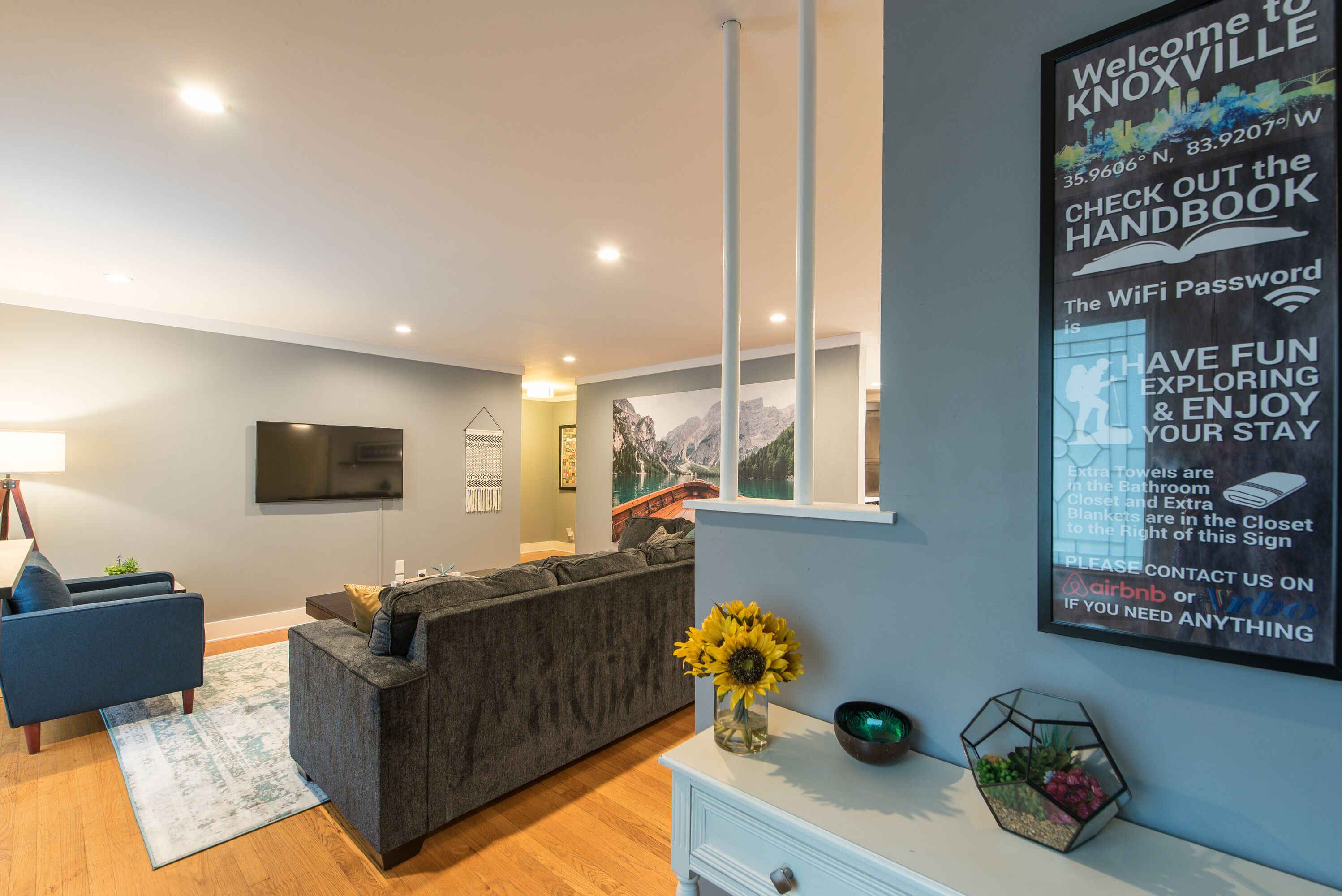 Beautiful, 2BR, King Bed, Private Modern Home to Stay In! 11 mins to Downtown!