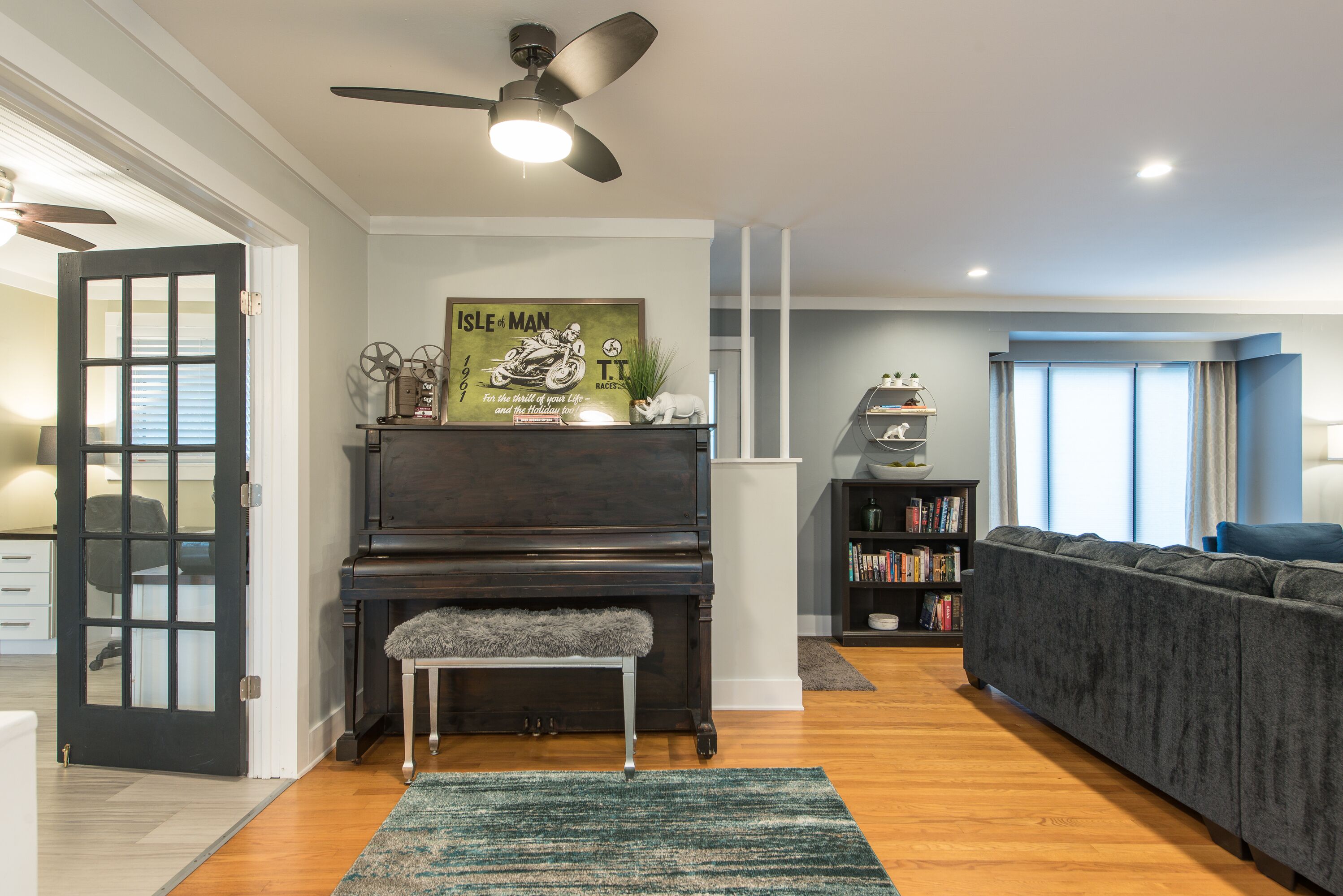 Beautiful, 2BR, King Bed, Private Modern Home to Stay In! 11 mins to Downtown!