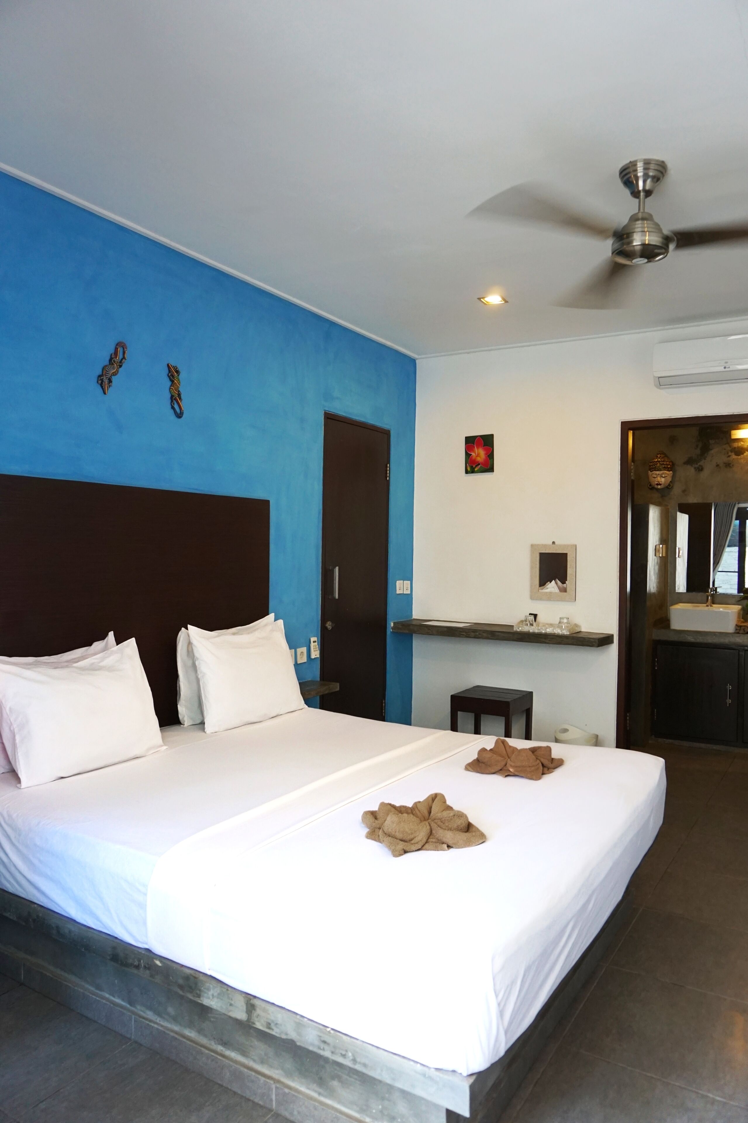 NINE - BEDROOM NINE - BATHROOMS VILLA