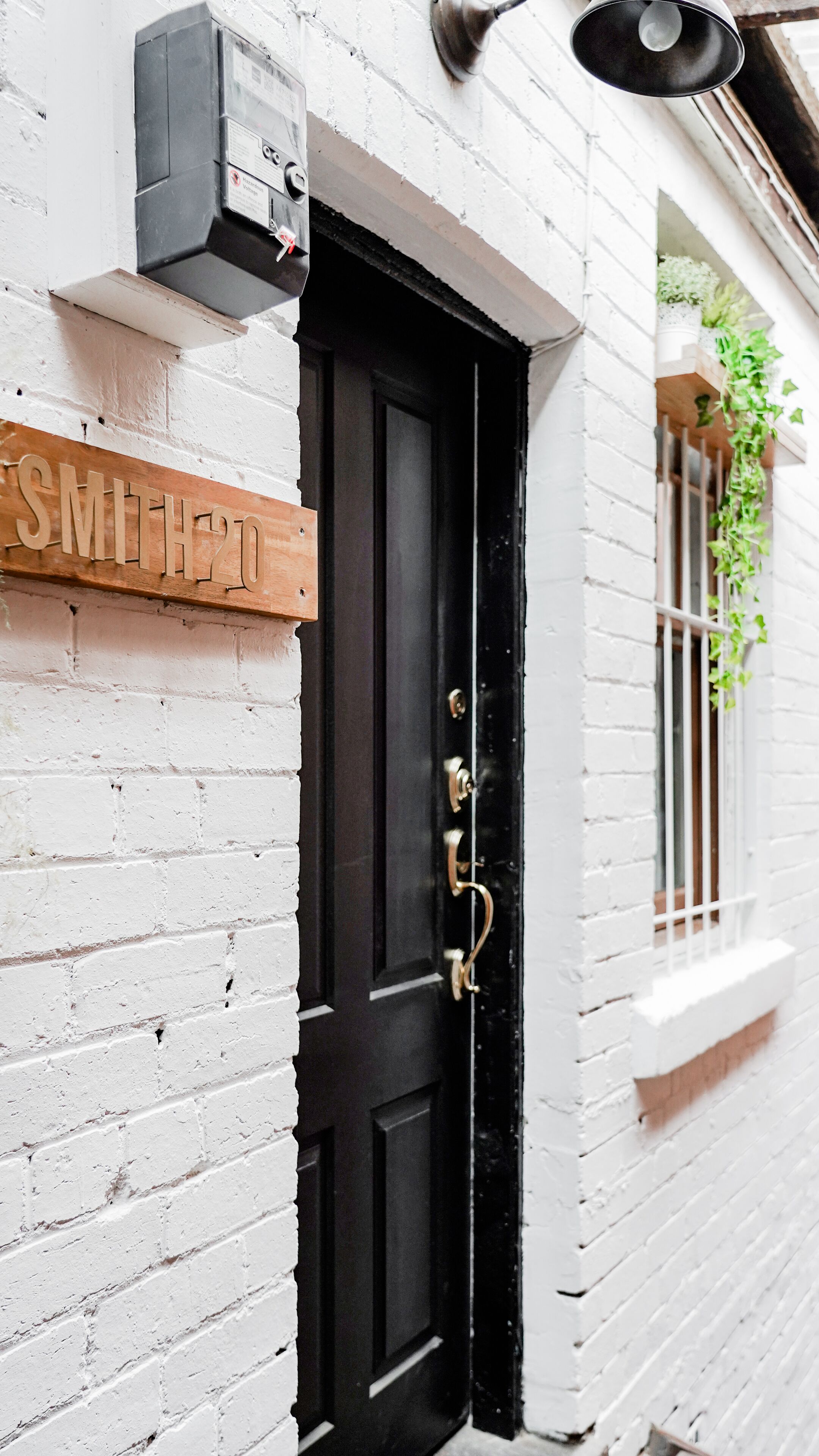 The Home Away From Home On Smith Street Collingwood (With Parking) — image 10