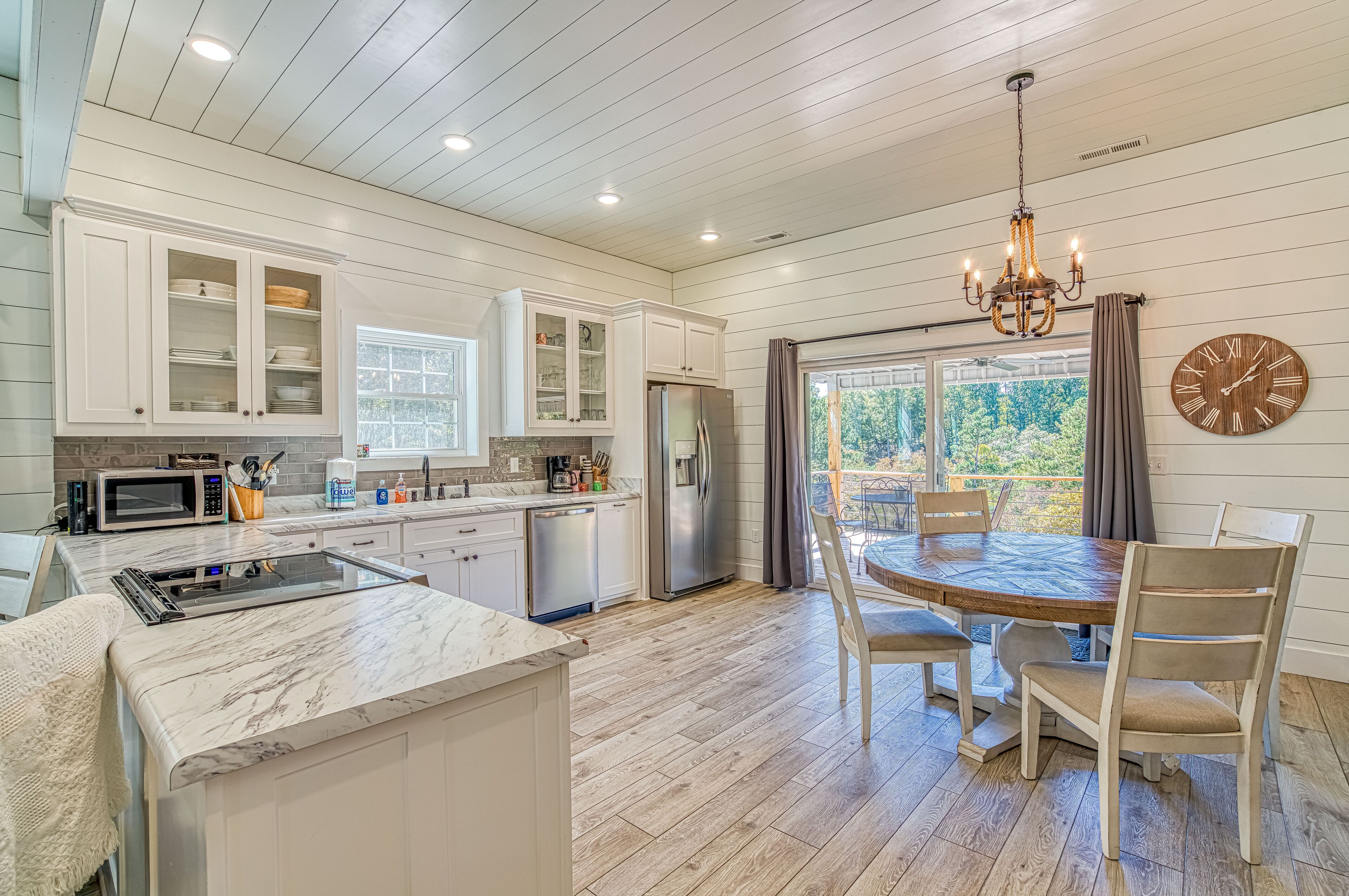 Pickwick Lake Vacation Rental (Sleeps 8-10) 3 BR,2 bath