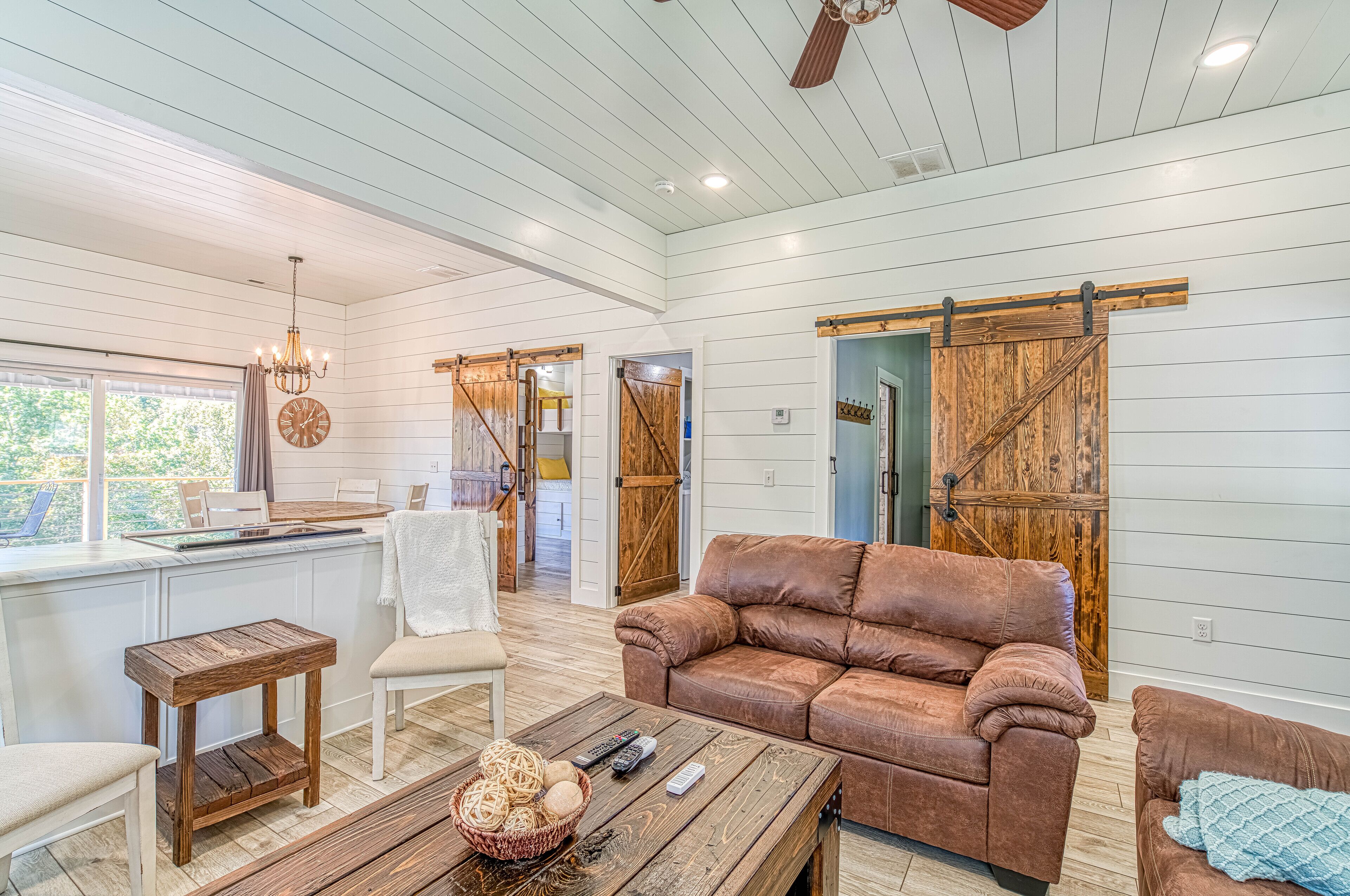 Pickwick Lake Vacation Rental (Sleeps 8-10) 3 BR,2 bath