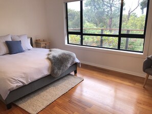 2 Schlafzimmer, Schreibtisch, Bügeleisen/Bügelbrett, kostenloses WLAN