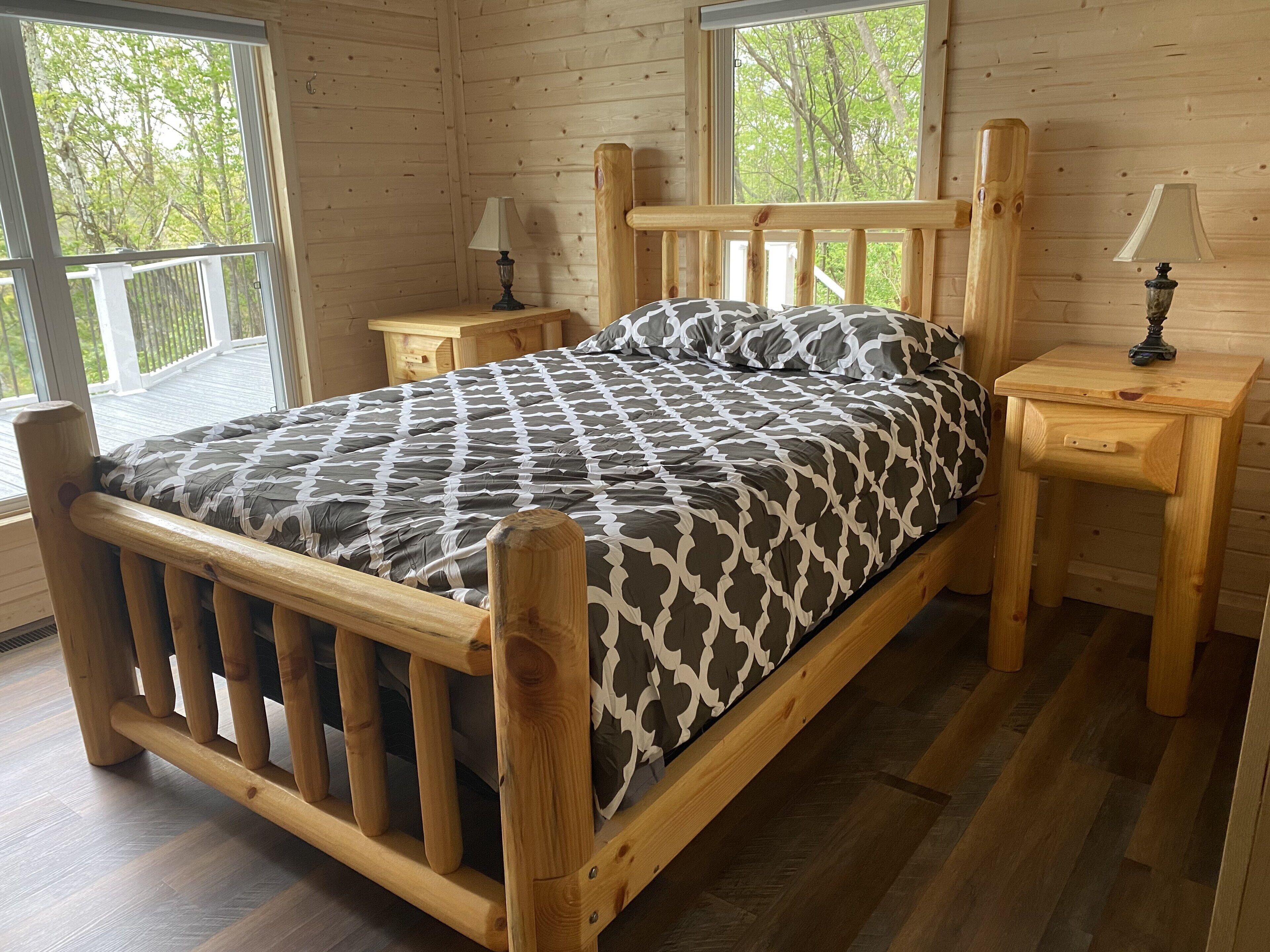 Maco’s Mountain Resort -Rustic Cabin 