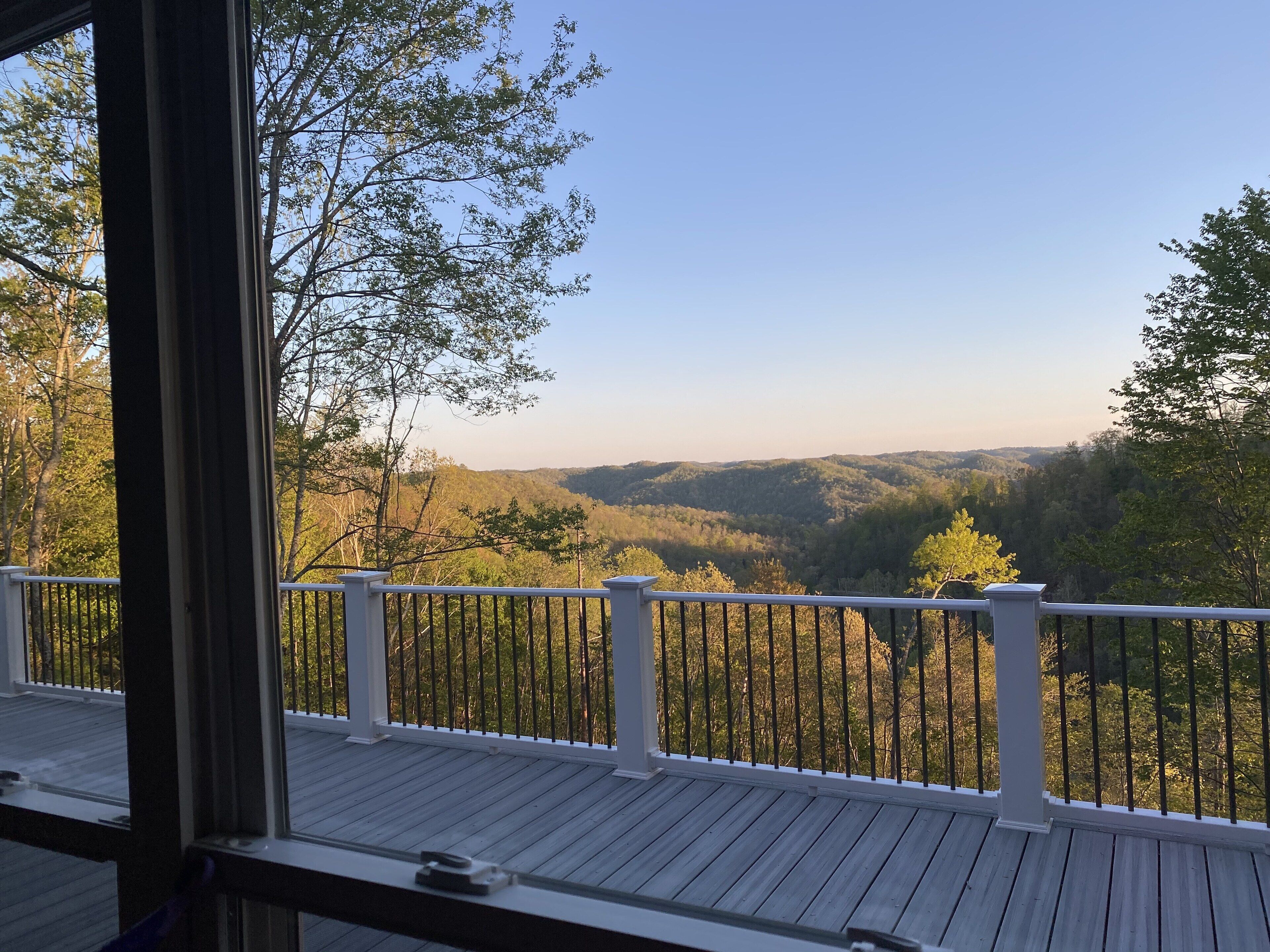 Maco’s Mountain Resort -Rustic Cabin 