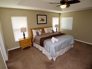 5 bedrooms, iron/ironing board, WiFi, bed sheets
