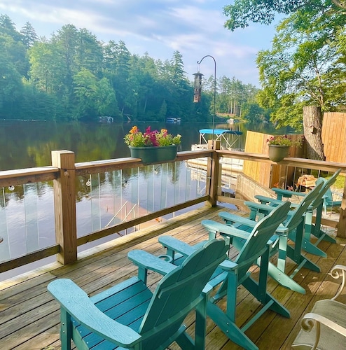 Waterfront paradise, hot tub. Saratoga/Lake George. Super clean & sanitized.
