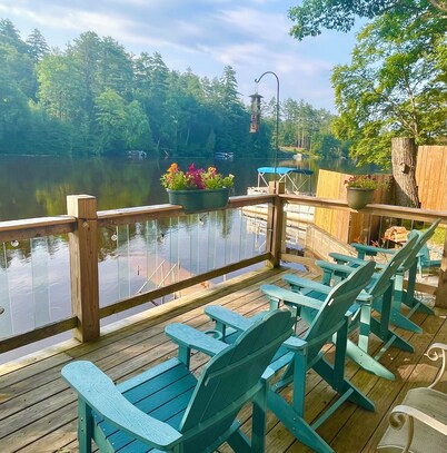 Waterfront paradise, hot tub.  Saratoga/Lake George. Super clean & sanitized.