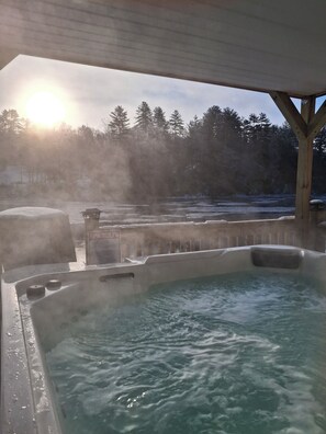 Bain à remous extérieur