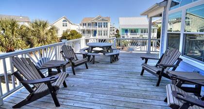 5 Bedroom Beach Home in Ocean Isle Beach--walk to beach and summer concerts!