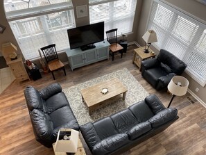 TV connectée, lecteur de DVD, livres, vidéothÚque