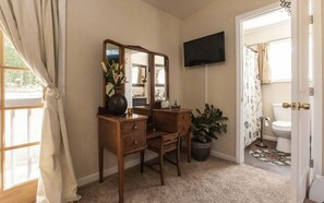 Combined shower/bathtub, hair dryer, towels, soap