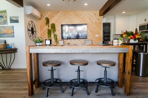 Bar (in der Unterkunft)