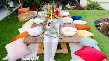Outdoor dining