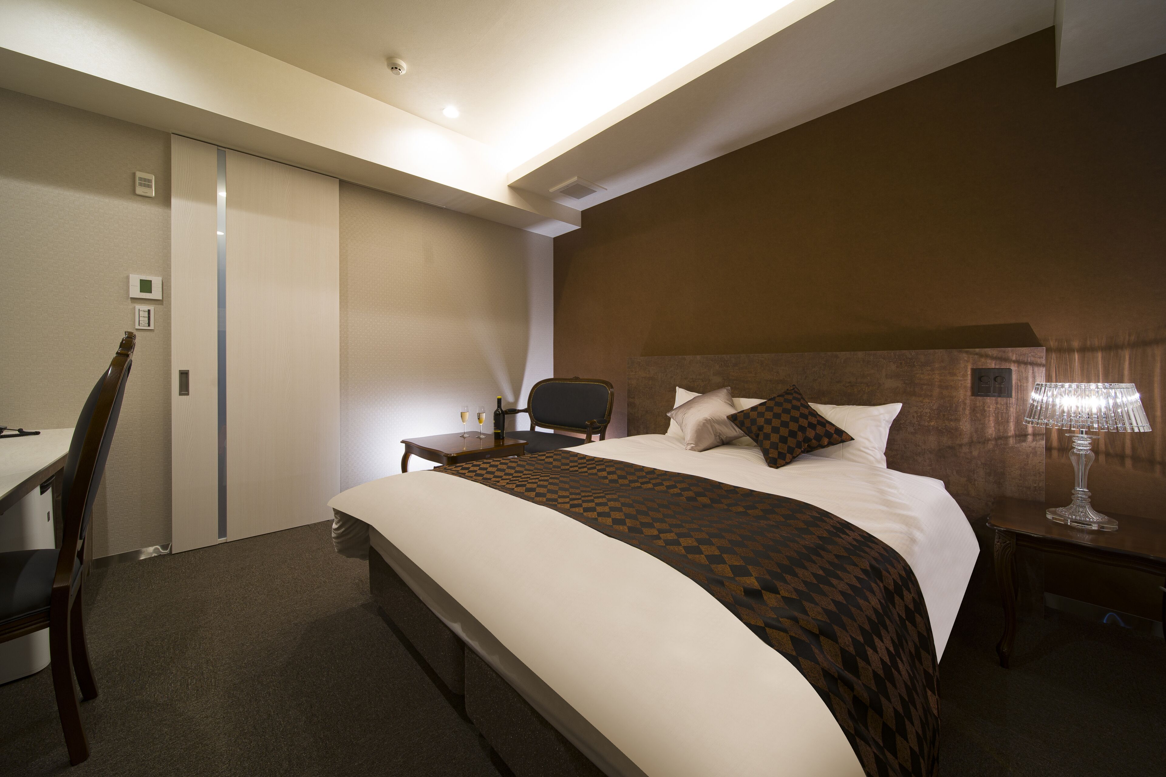 c plan | 1 bedroom, egyptian cotton sheets, premium bedding