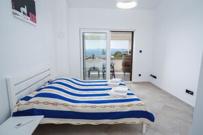 8 bedrooms, free WiFi, bed sheets