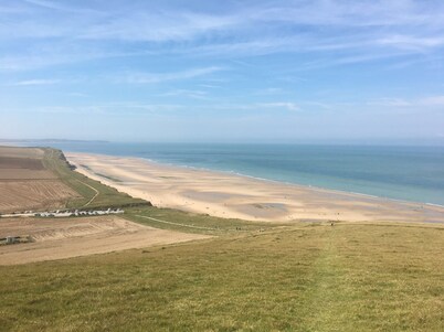 Bright detached house-large terrace/pellet stove-walking distance from the beach