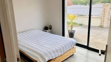 3 habitaciones, tabla de planchar con plancha y wifi