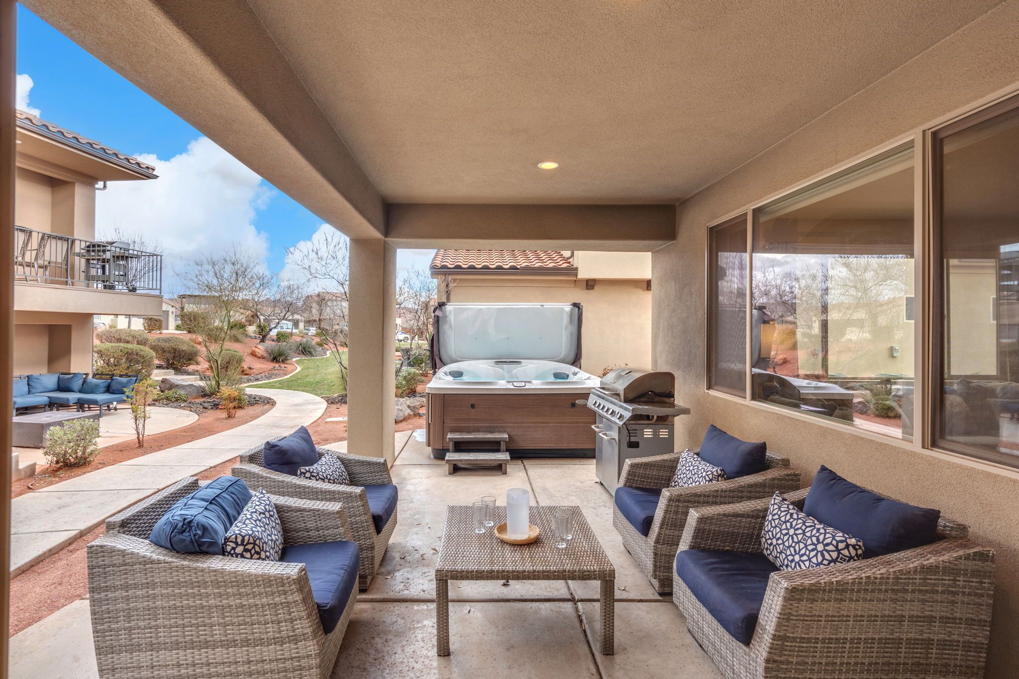 PV 25 l Private Hot Tub, Firepit, Xbox, Game Room, and Community Pool