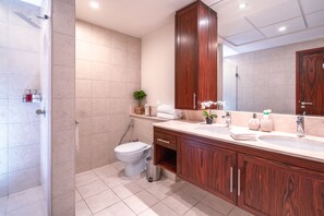 Apartment, 5 Bedrooms | Bathroom