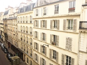 Balcony - Monceau (Claude Pouillet) ID 302 (Paris)
