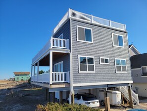 Exterior - 1BR condo, 1st floor.
FREE kayaks and bikes. Huge deck with ocean views. (Milton)
