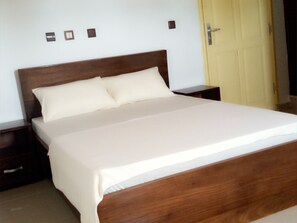 Luksusrom | Bad | Dusj, regndusjhode, håndklær og såpe