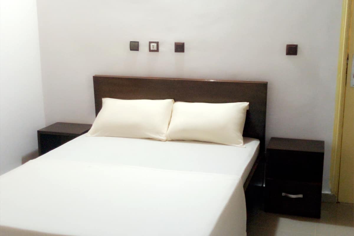 Luxury Room | Free WiFi, bed sheets