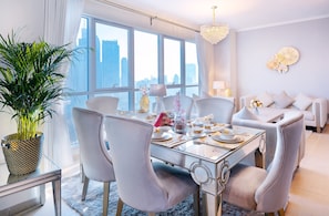 Lägenhet - 5 sovrum | 5 sovrum, individuell inredning, unika möbler och mörkläggningsgardiner