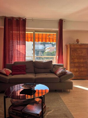 Fernseher, Arbeitsbereiche