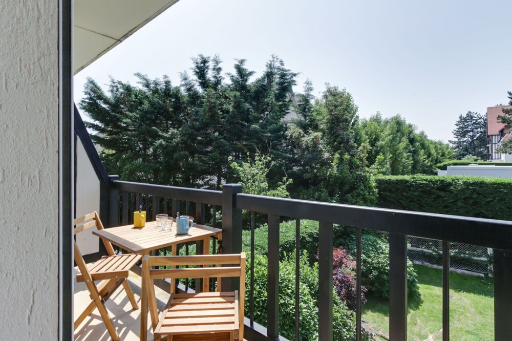 Lovely apartment for 2 people with WIFI, TV, balcony and parking