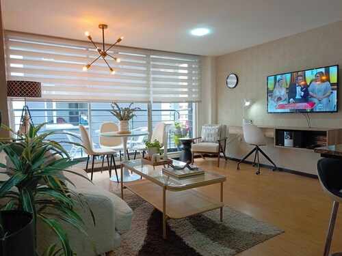 VIP Apartment: 2Bedrooms + (Queen+Full)Beds + Balcony + Parking - 7Th FLOOR