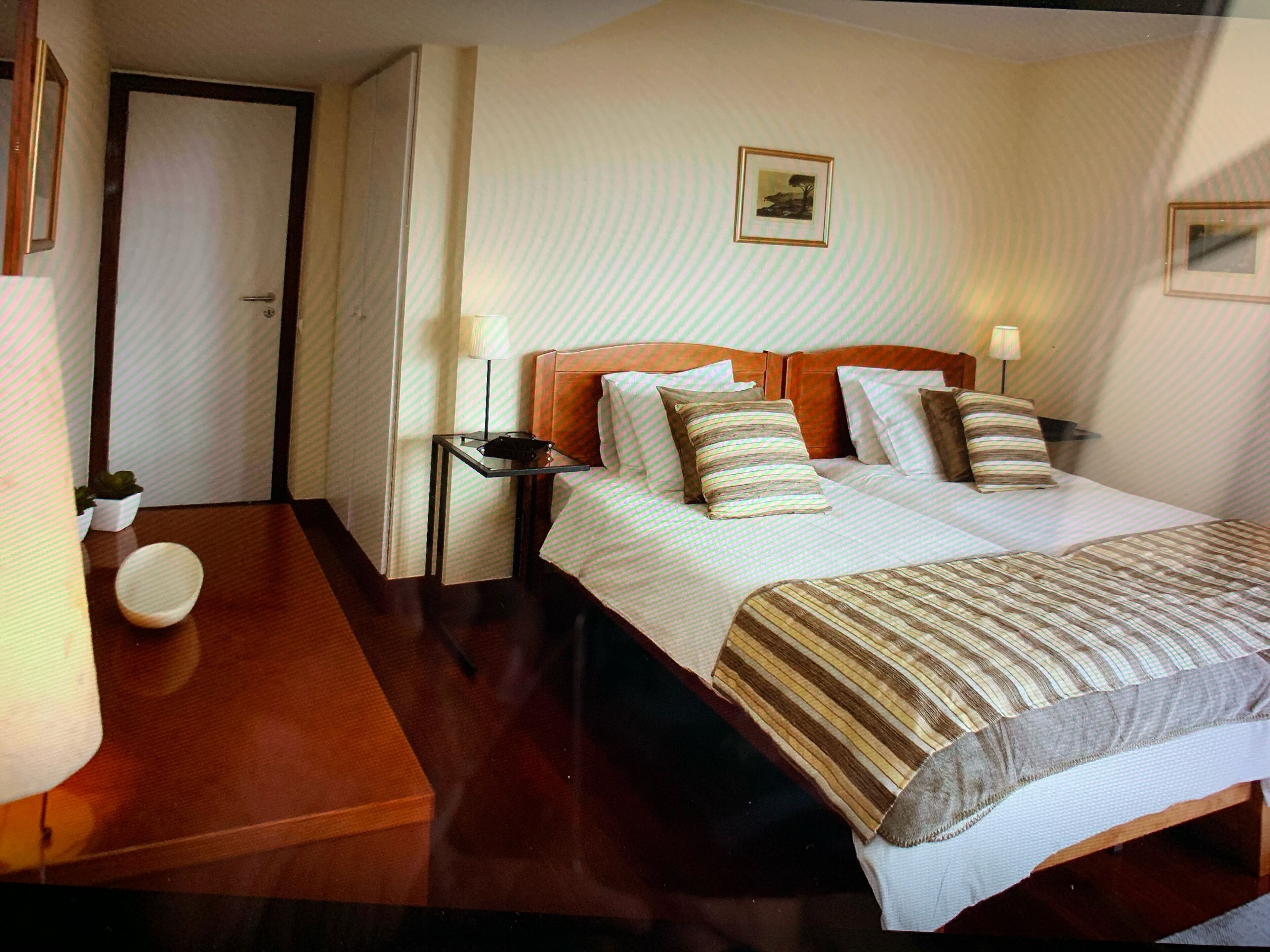 2 Schlafzimmer, Zimmersafe, Bügeleisen/Bügelbrett, WLAN