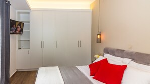 2 Schlafzimmer, Schreibtisch, Reisekinderbett, WLAN