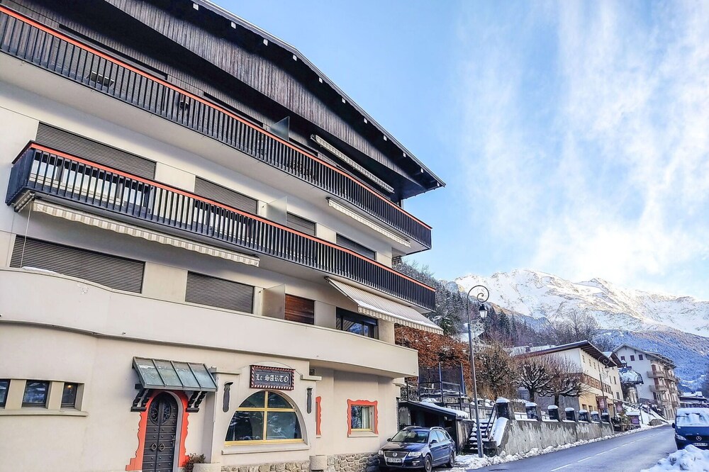 Beautiful apartment for 4 guests with WIFI, TV and balcony