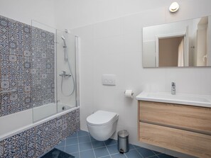 Bathroom - Wonderful private villa for 6 people with private pool, A/C, WIFI, TV, terrace and panoramic view (Pazin)