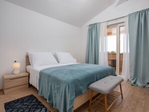 3 bedrooms, travel cot, free WiFi - Wonderful private villa for 6 people with private pool, A/C, WIFI, TV, terrace and panoramic view (Pazin)