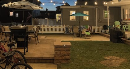 Bay Side Adorable 2 BR 1 Bath cottage