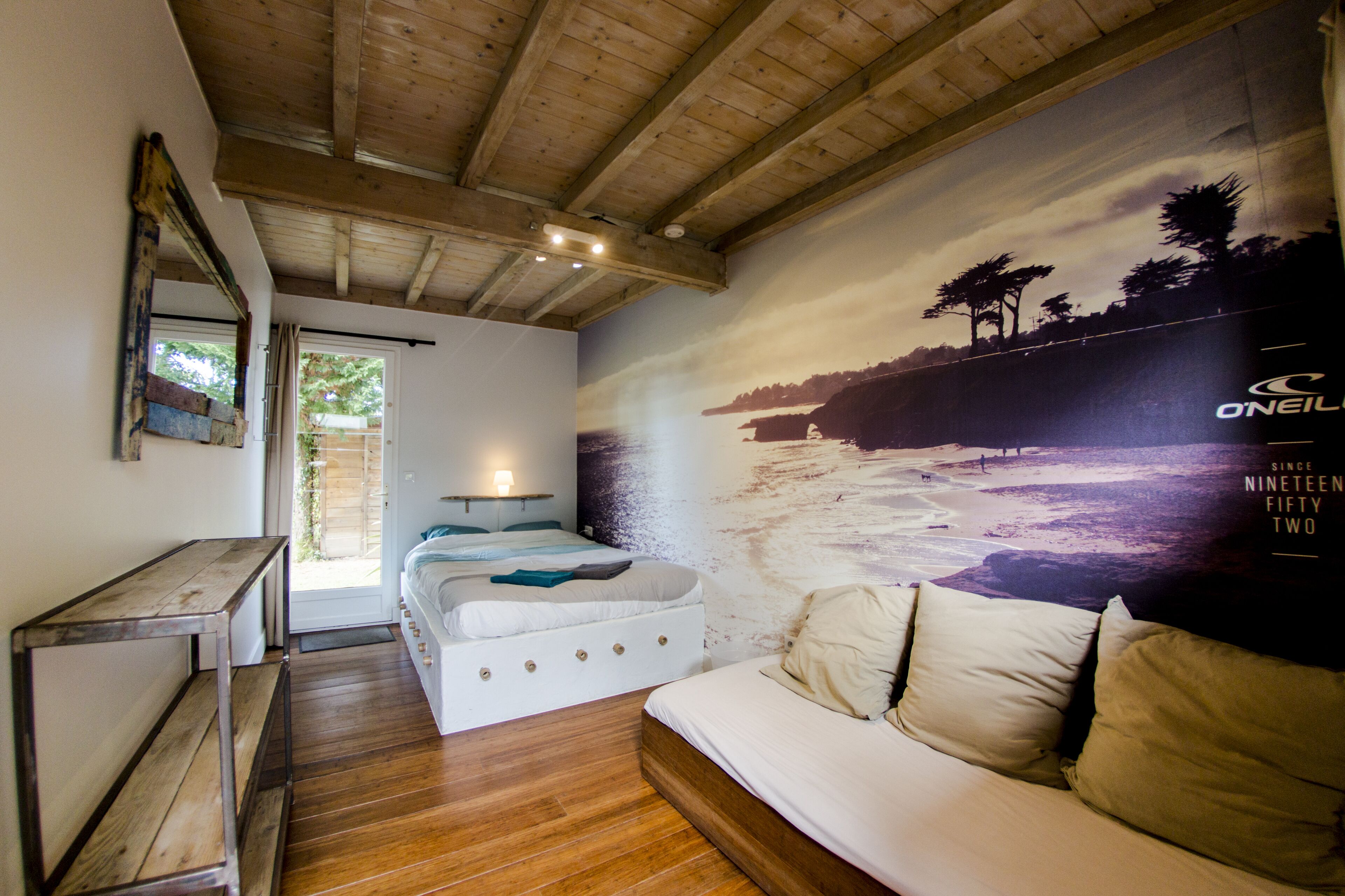 Pretty house with very beautiful garden 400m from the beach +14 people