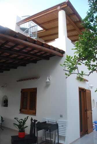 In Lipari, Aeolian Islands, 1st floor of a small villa, 2' walk from the beach