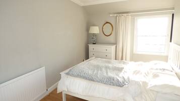 2 bedrooms, iron/ironing board, WiFi, bed sheets