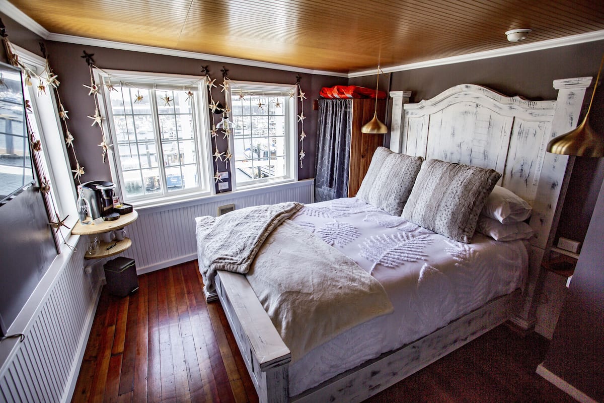 Egyptian cotton sheets, premium bedding, memory-foam beds