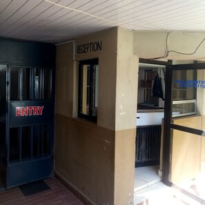 Reception - Relax Safari Hotel (Nairobi)