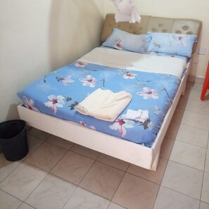 Single Room | Desk, blackout drapes, free WiFi, bed sheets - Relax Safari Hotel (Nairobi)