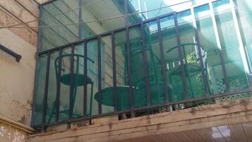 Daily continental breakfast (USD 5 per person)