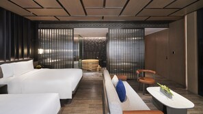 Ropa de cama de alta calidad y minibar 