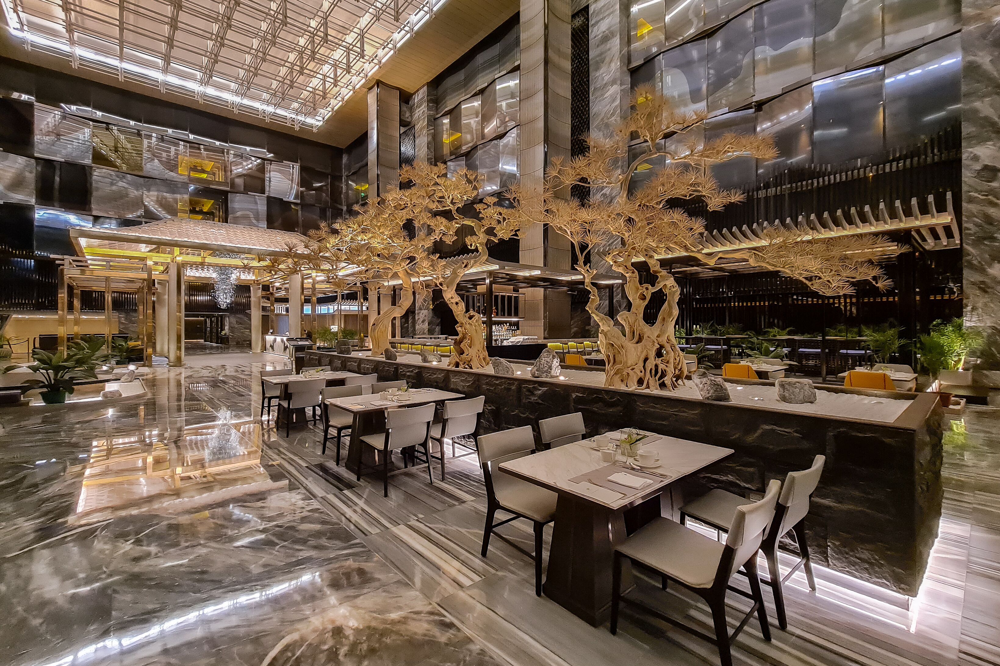 2 restaurants, lunch, dinner served; japanese cuisine